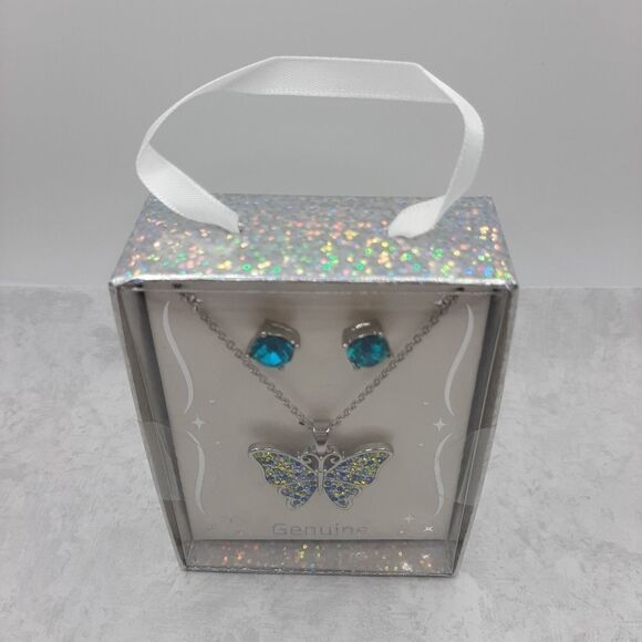 Butterfly CZ Necklace & Post Earring Set New - Picture 2 of 2